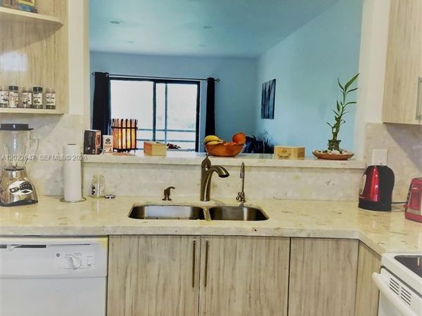 14857 SW 104th St , Unit 9-201, Miami, FL 33196