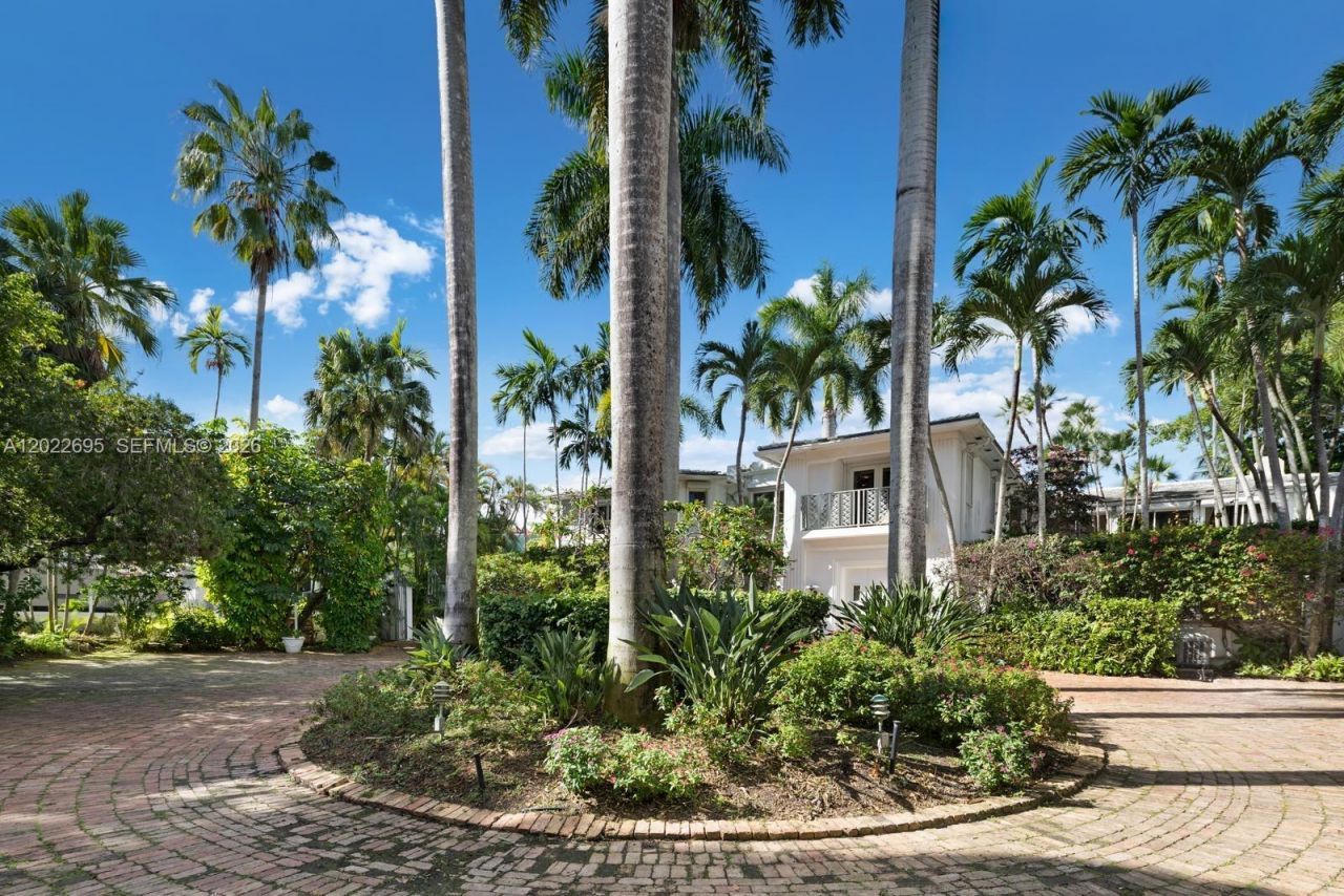 6000 N Bay Rd , Miami Beach, FL 33140 Photo