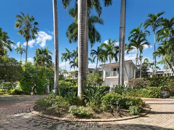 6000 N Bay Rd , Miami Beach, FL 33140