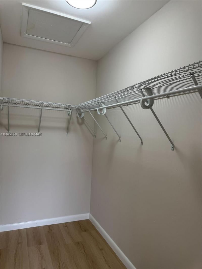 10904 NW 7th St, Unit 203, Miami, FL 33172 Photo