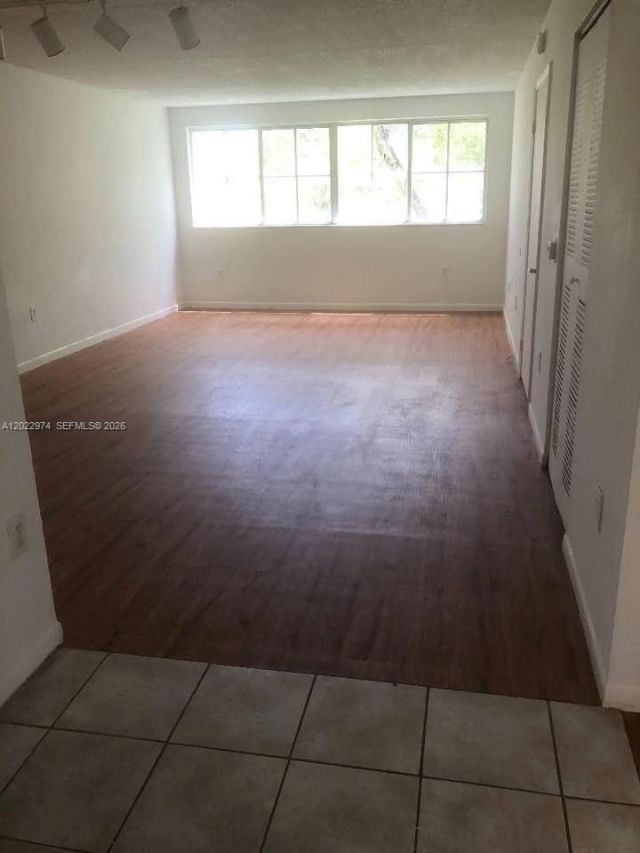 6155 NW 186th St , Unit 209, Hialeah, FL 33015 Photo