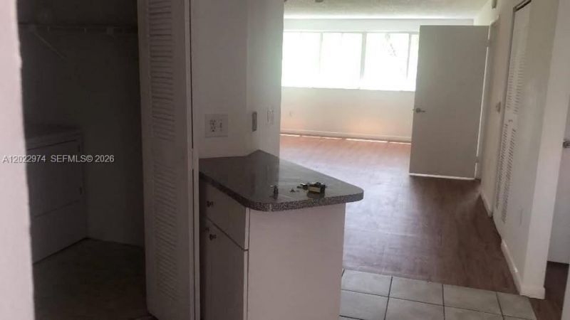 6155 NW 186th St , Unit 209, Hialeah, FL 33015 Photo