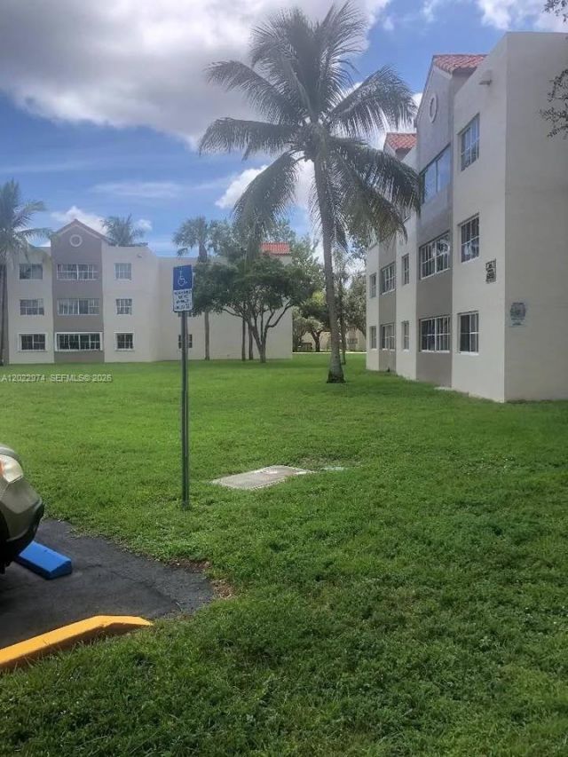 6155 NW 186th St , Unit 209, Hialeah, FL 33015 Photo