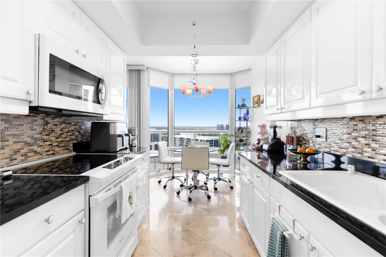 21055 Yacht Club Dr , Unit 2704, Aventura, FL 33180 Photo