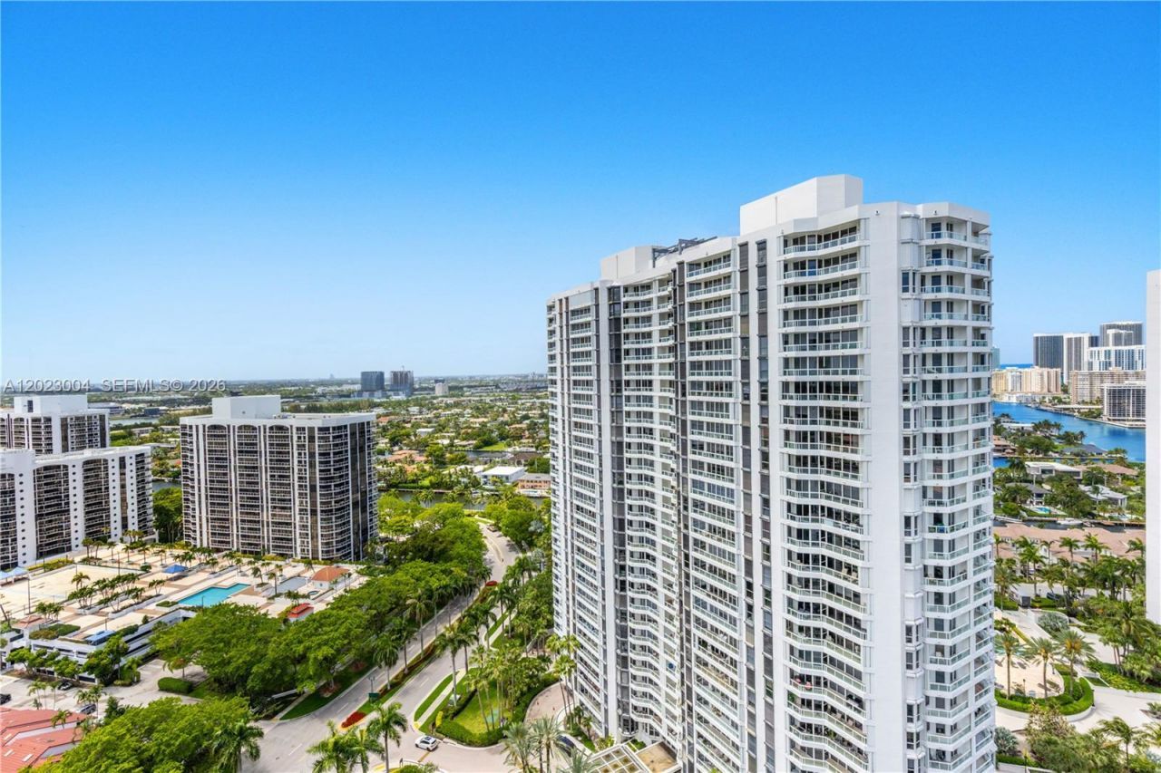21055 Yacht Club Dr , Unit 2704, Aventura, FL 33180 Photo