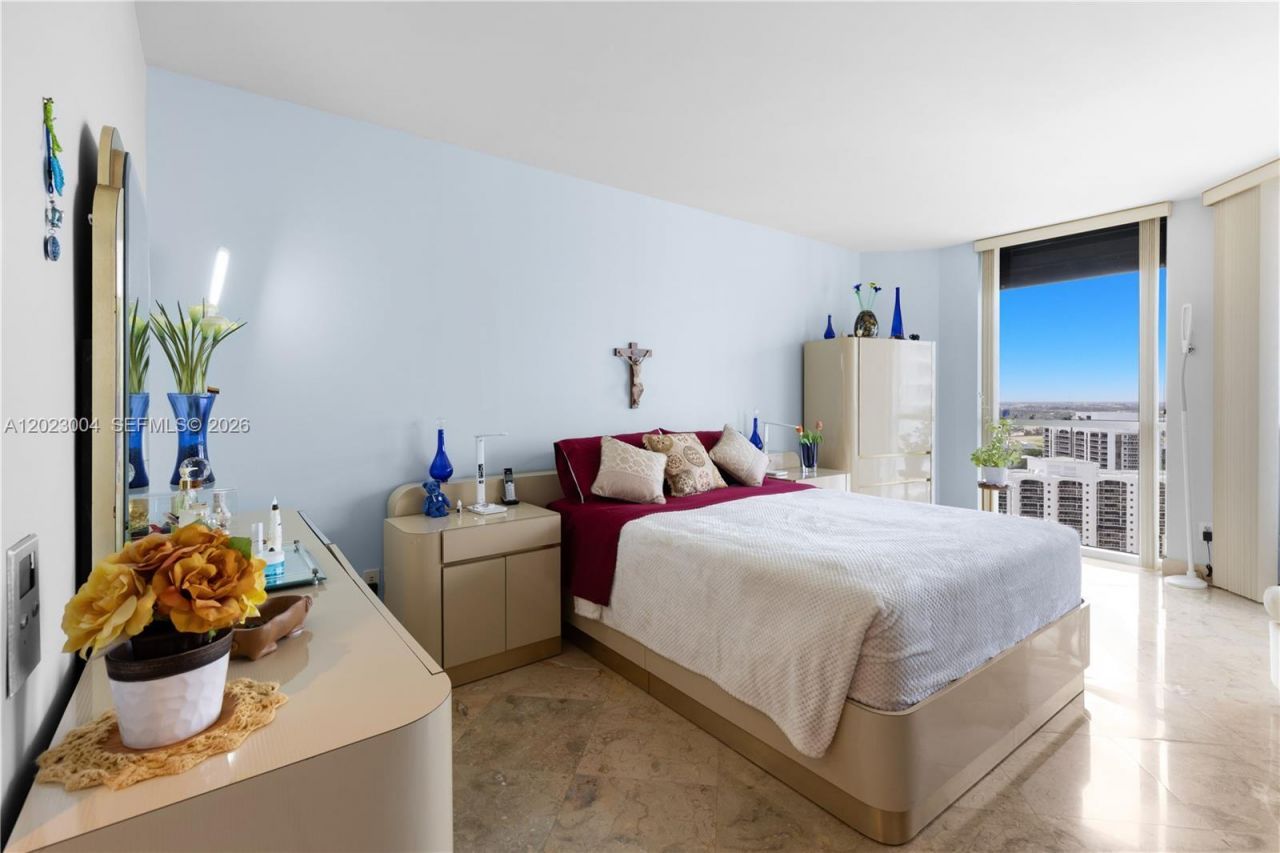 21055 Yacht Club Dr , Unit 2704, Aventura, FL 33180 Photo