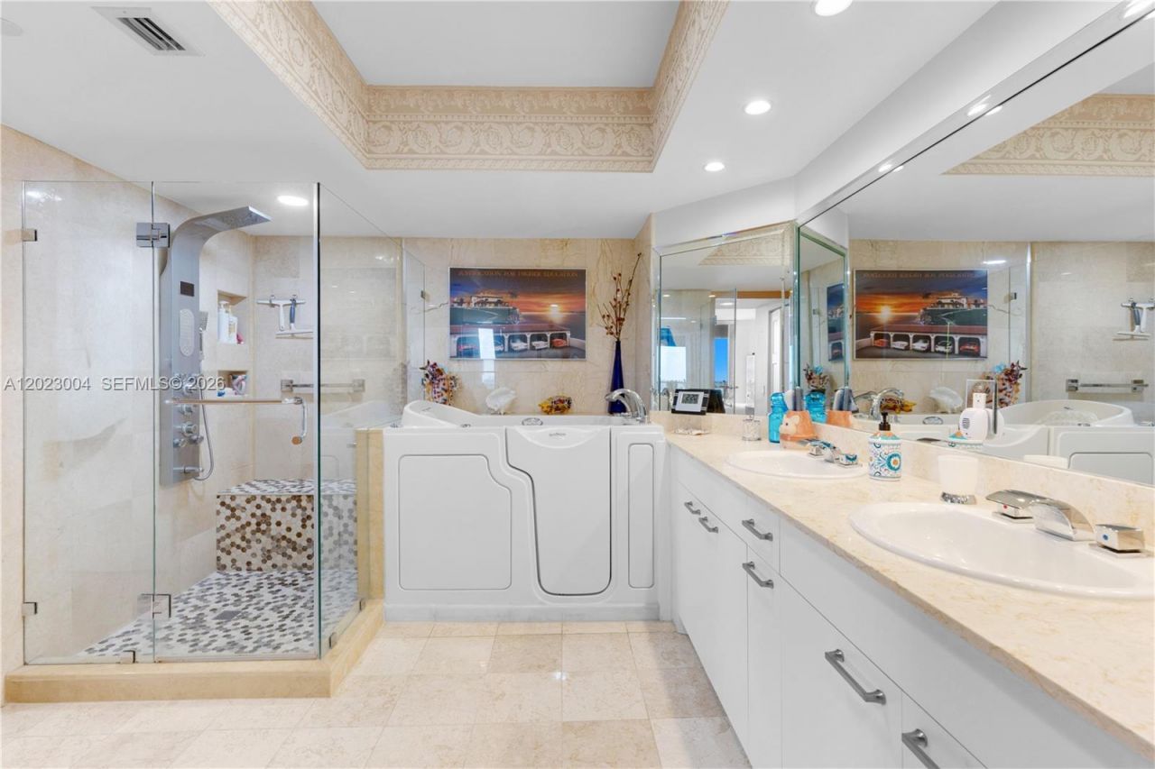 21055 Yacht Club Dr , Unit 2704, Aventura, FL 33180 Photo