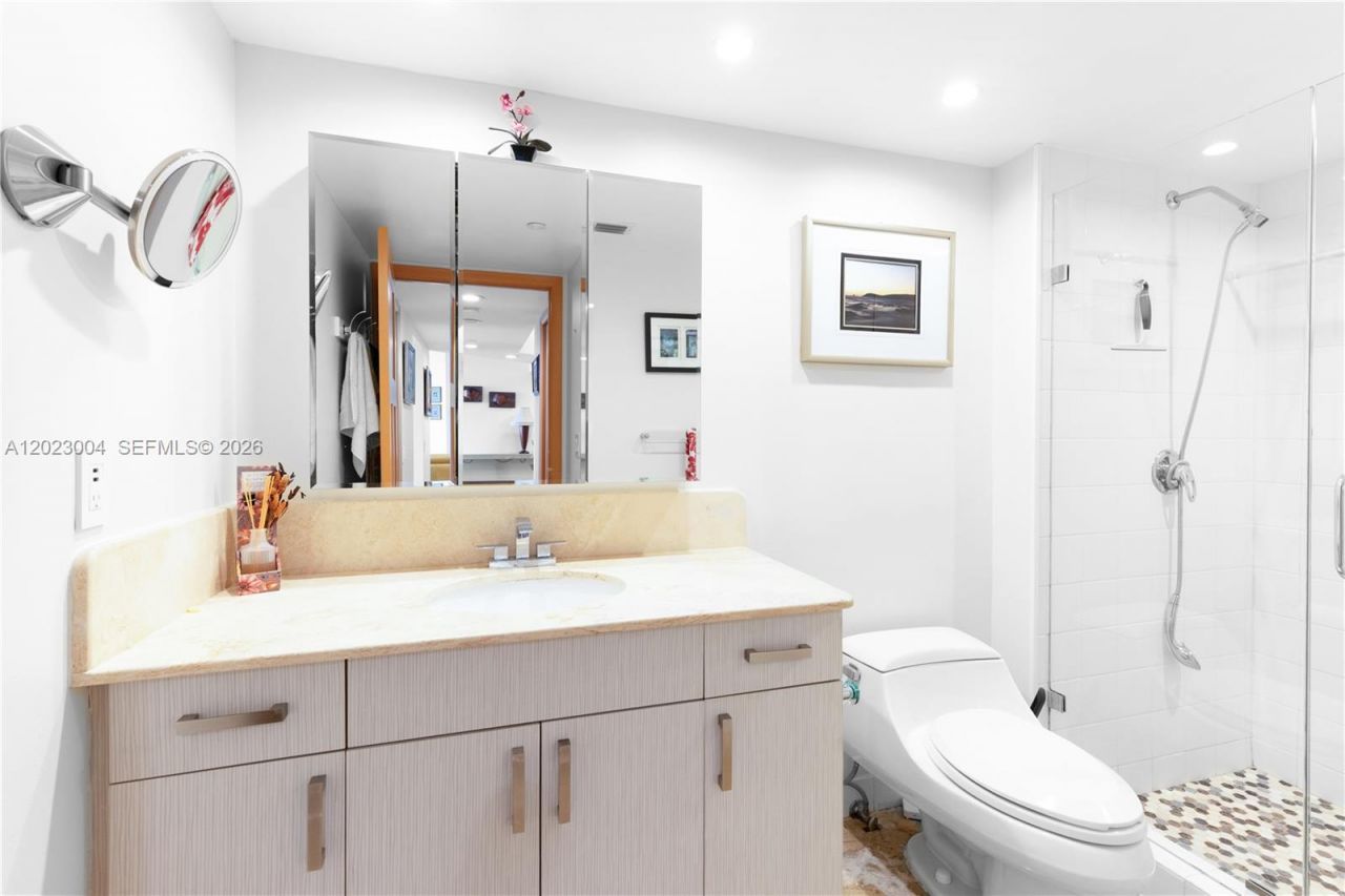 21055 Yacht Club Dr , Unit 2704, Aventura, FL 33180 Photo