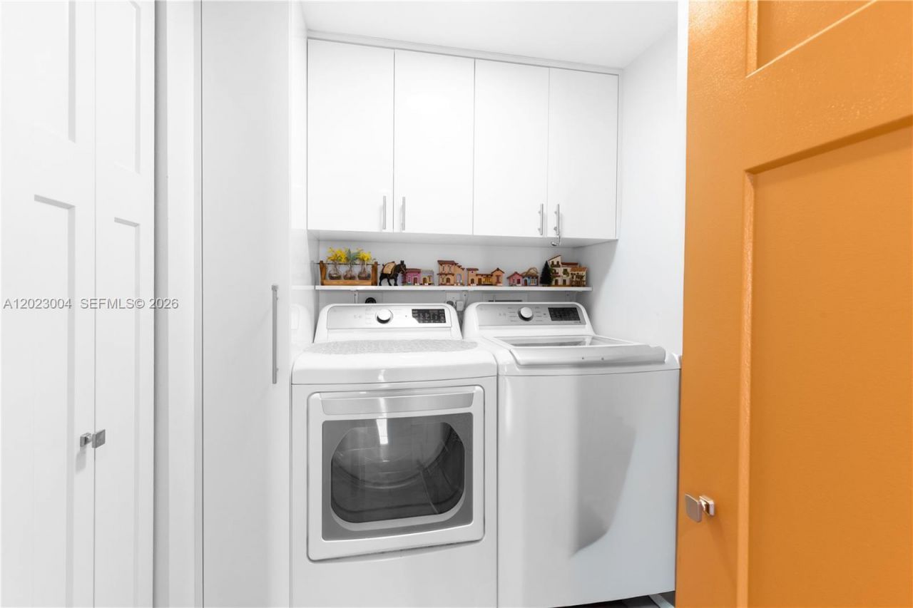 21055 Yacht Club Dr , Unit 2704, Aventura, FL 33180 Photo
