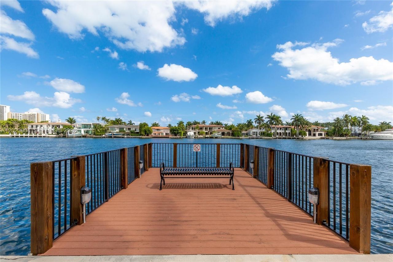 21055 Yacht Club Dr , Unit 2704, Aventura, FL 33180 Photo