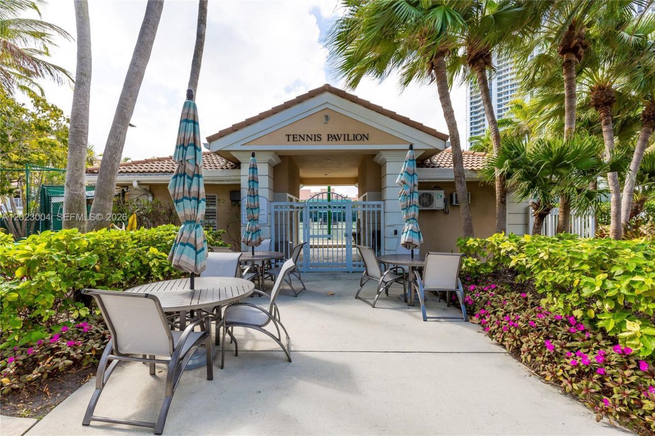 21055 Yacht Club Dr , Unit 2704, Aventura, FL 33180 Photo