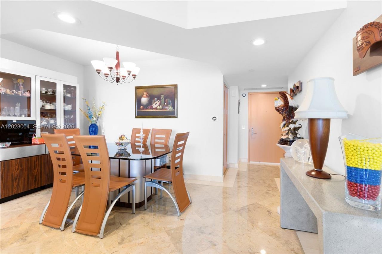 21055 Yacht Club Dr , Unit 2704, Aventura, FL 33180 Photo