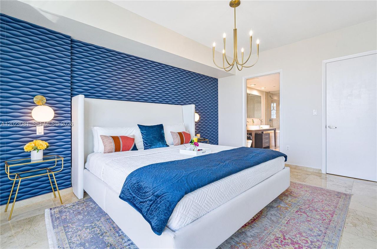 485 Brickell Ave , Unit 4206, Miami, FL 33131 Photo
