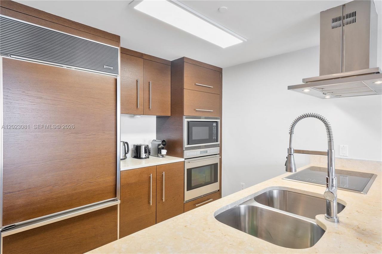 485 Brickell Ave , Unit 4206, Miami, FL 33131 Photo