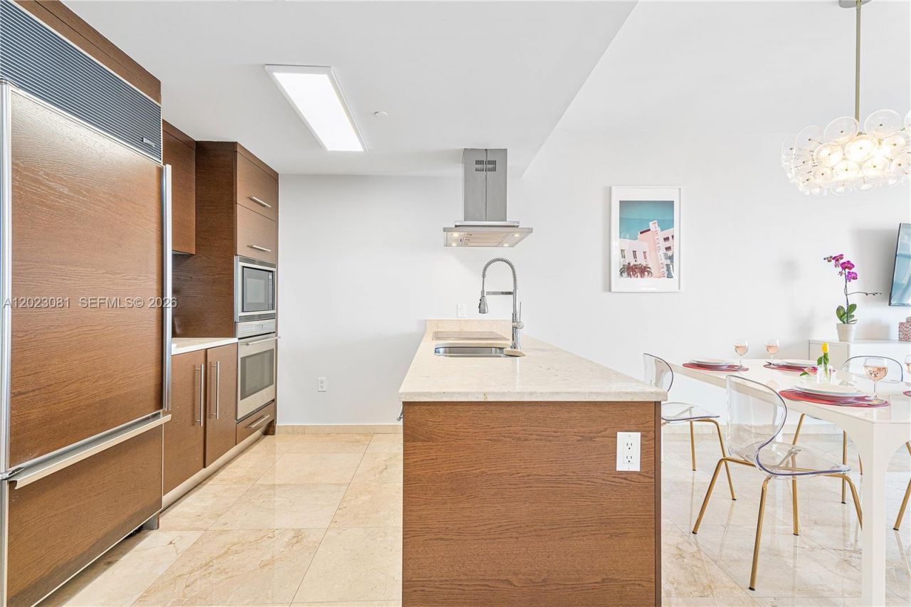 485 Brickell Ave , Unit 4206, Miami, FL 33131 Photo