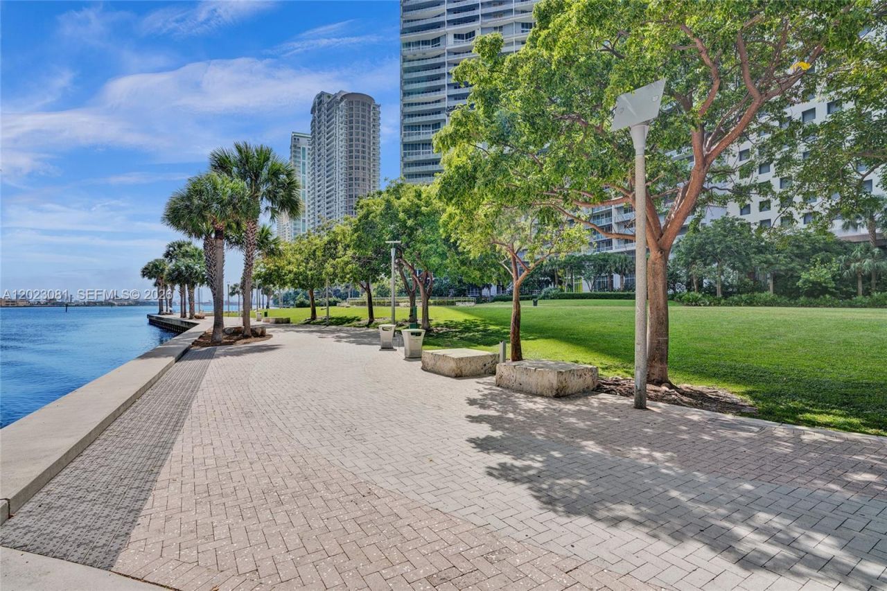 485 Brickell Ave , Unit 4206, Miami, FL 33131 Photo