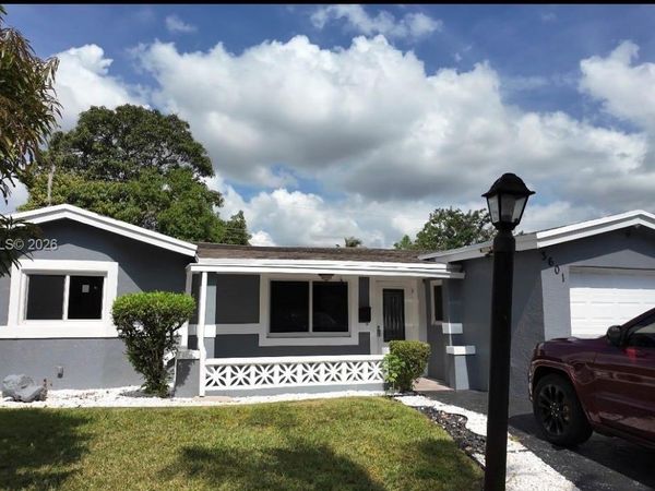 3601 NW 34th Ave , Lauderdale Lakes, FL 33309