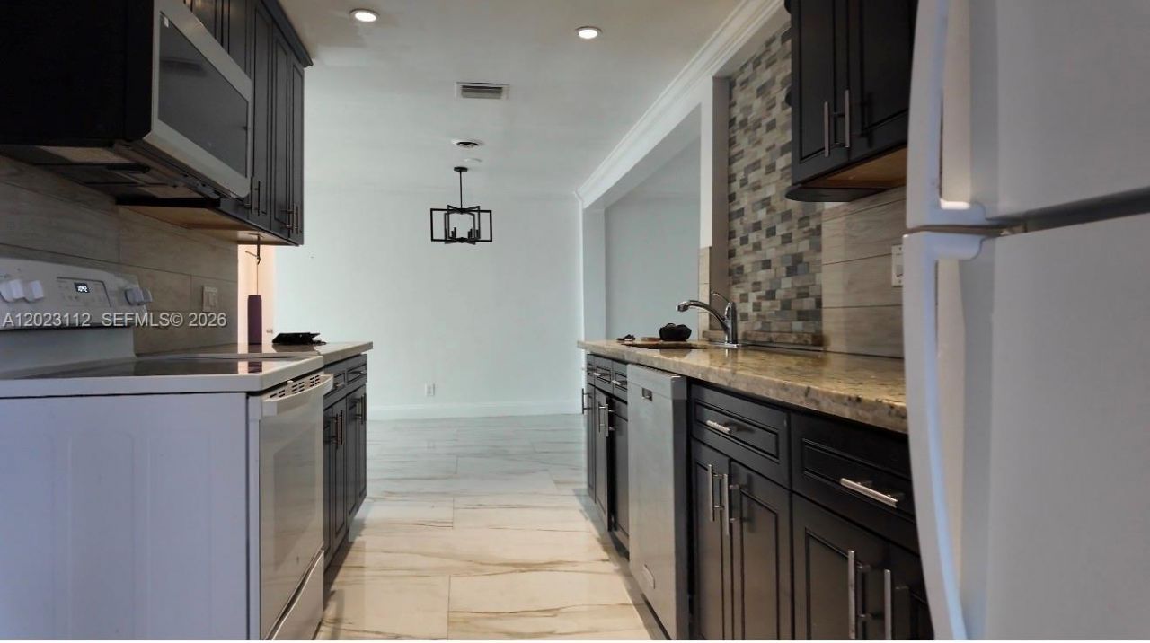 3601 NW 34th Ave, Lauderdale Lakes, FL 33309 Photo