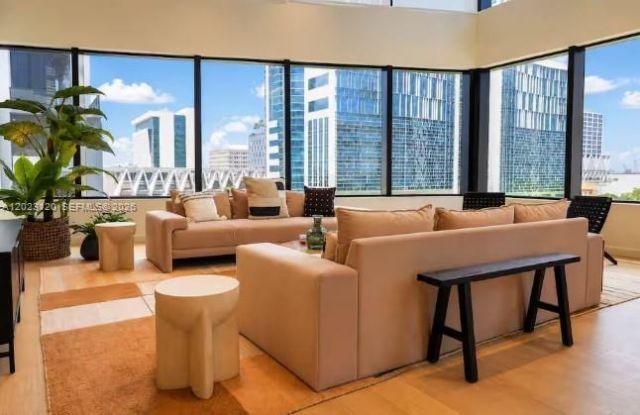 225 N Miami Ave, Unit 3204, Miami, FL 33128 Photo