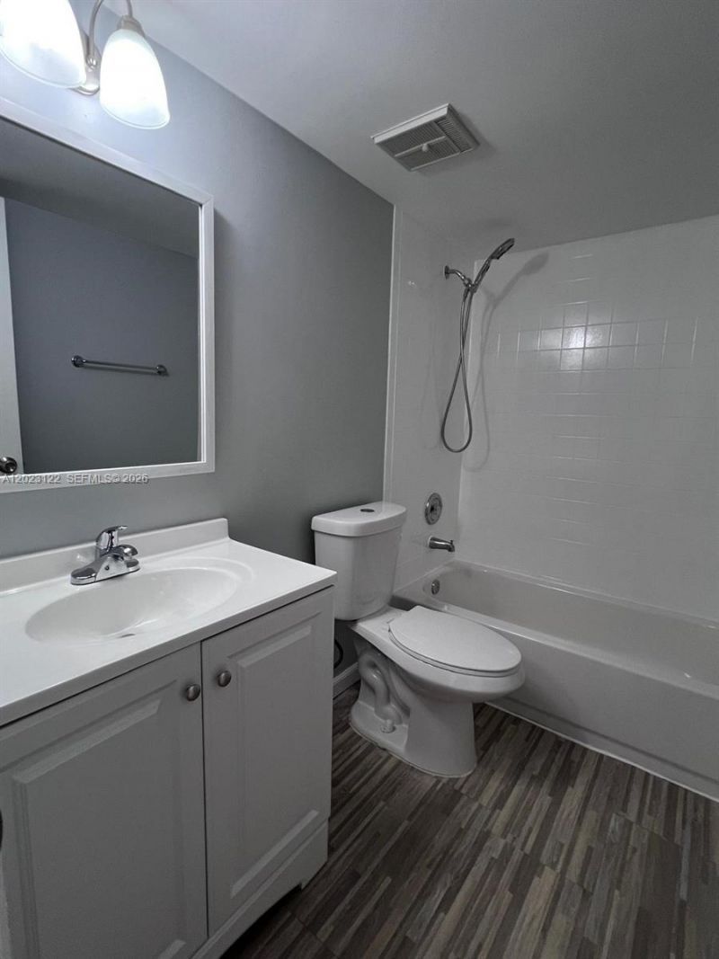 2570 W 67th Pl, Unit 21-2, Hialeah, FL 33016 Photo