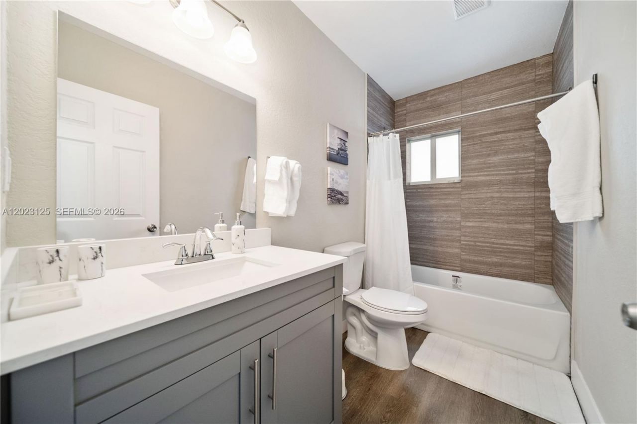 1770 NW 55th St , Unit 1770, Miami, FL 33142 Photo