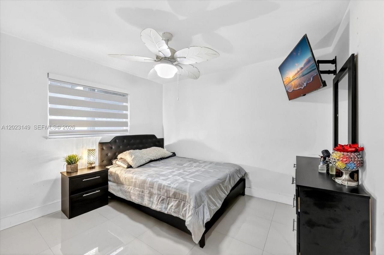 1071 W 37th St , Hialeah, FL 33012 Photo