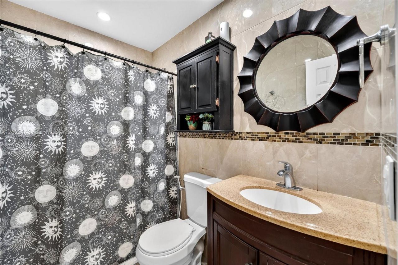 1071 W 37th St , Hialeah, FL 33012 Photo