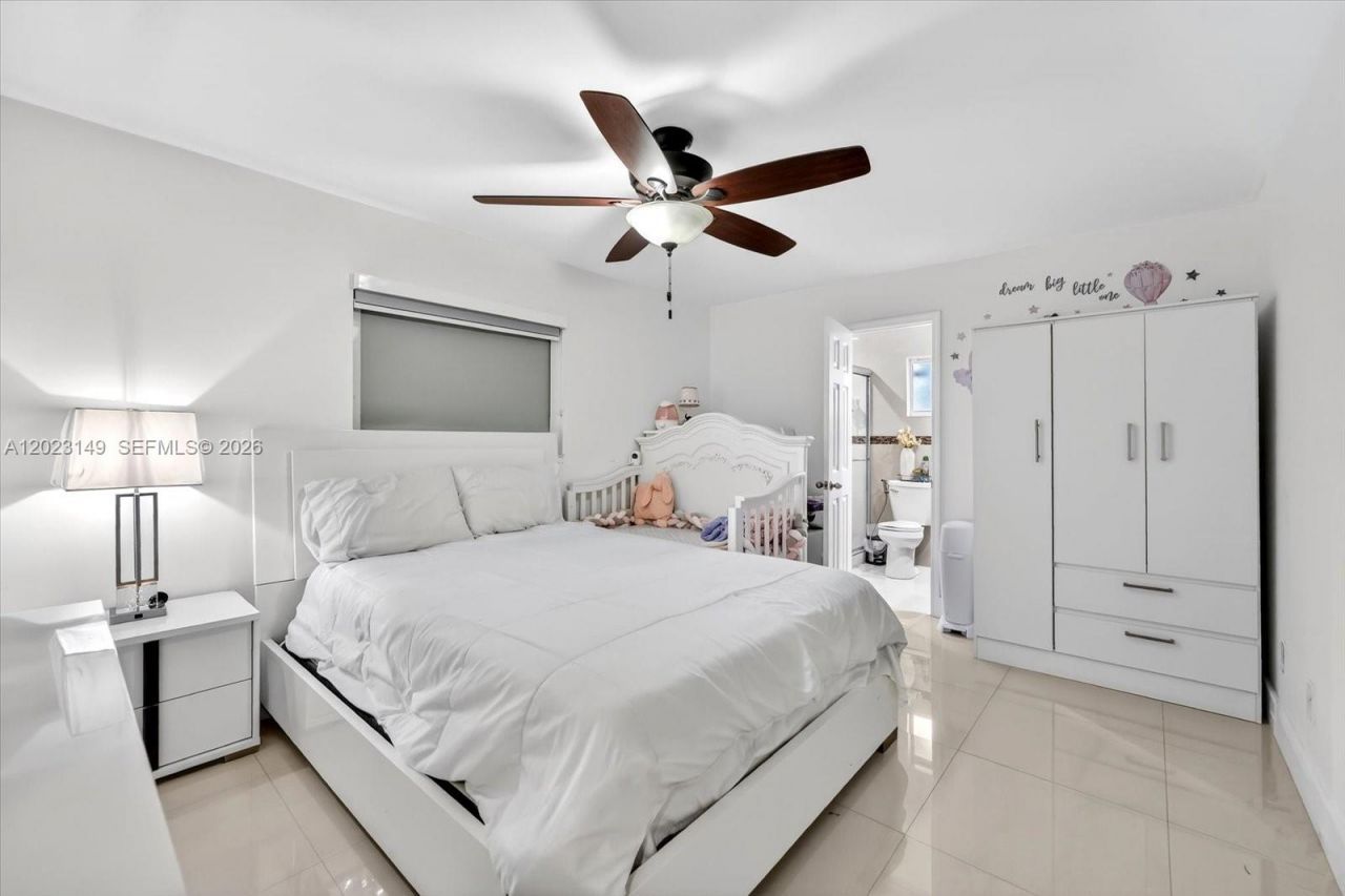 1071 W 37th St , Hialeah, FL 33012 Photo