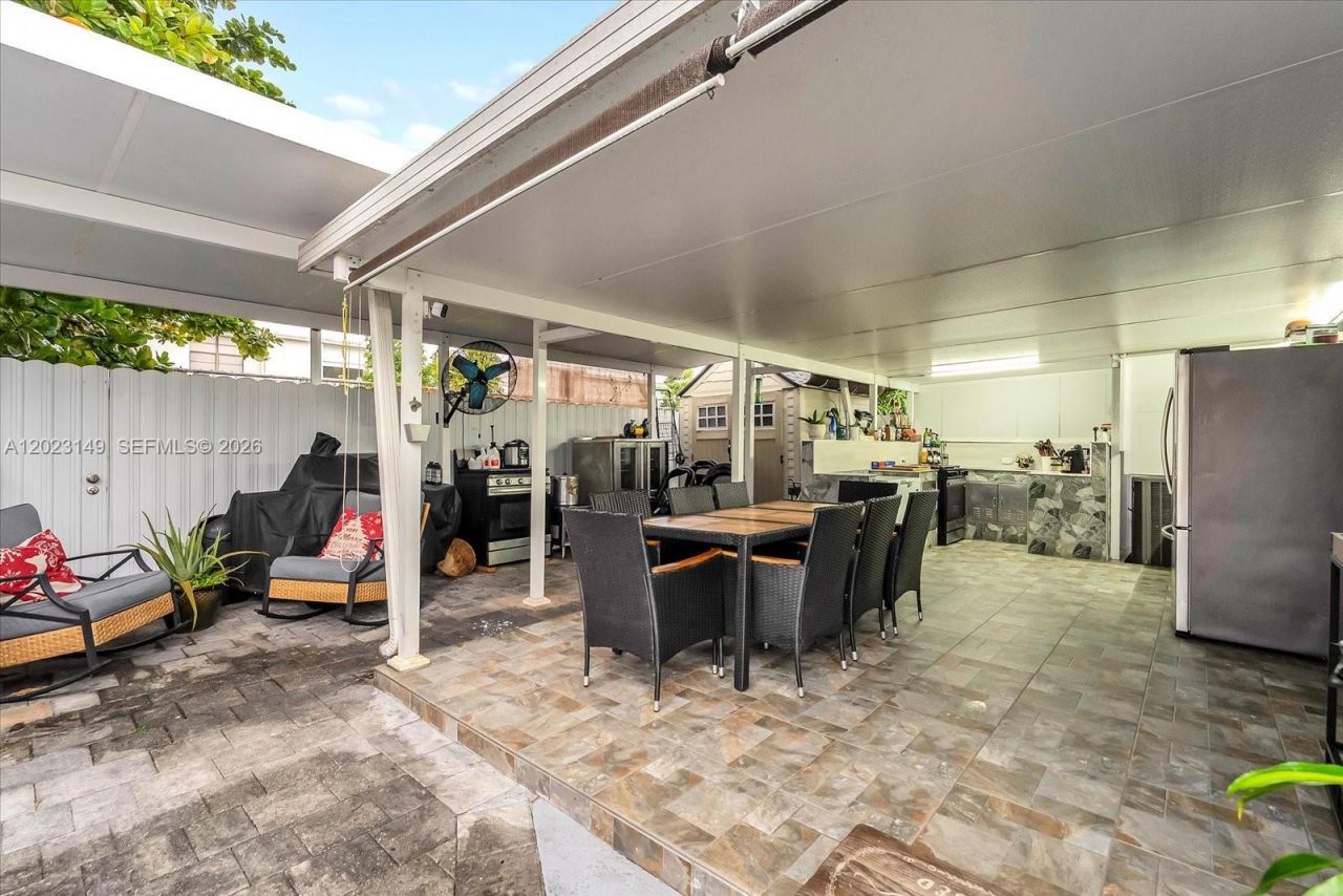 1071 W 37th St , Hialeah, FL 33012 Photo