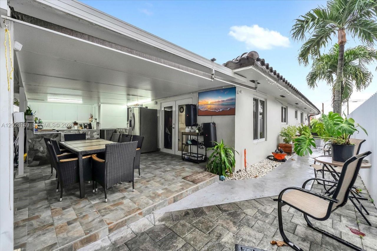 1071 W 37th St , Hialeah, FL 33012 Photo