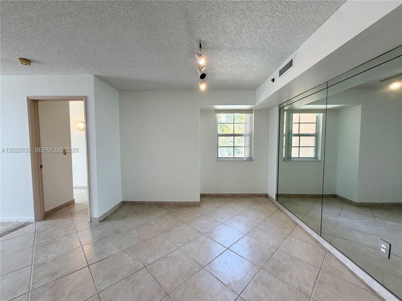 19877 E Country Club Dr, Unit 3408, Aventura, FL 33180 Photo