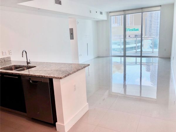 950 Brickell Bay Dr , Unit 1701, Miami, FL 33131