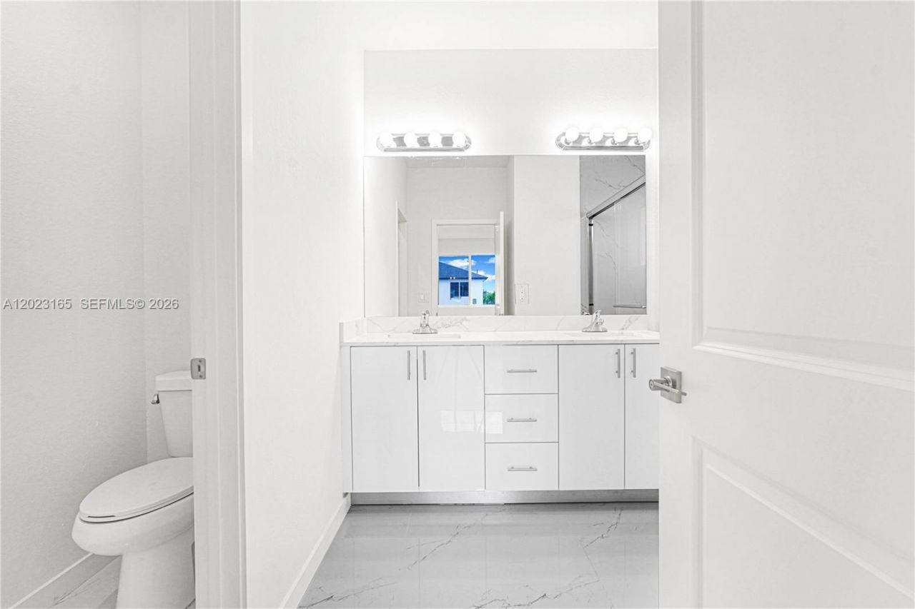 22555 SW 125 Ave , Unit 13A, Miami, FL 33170 Photo