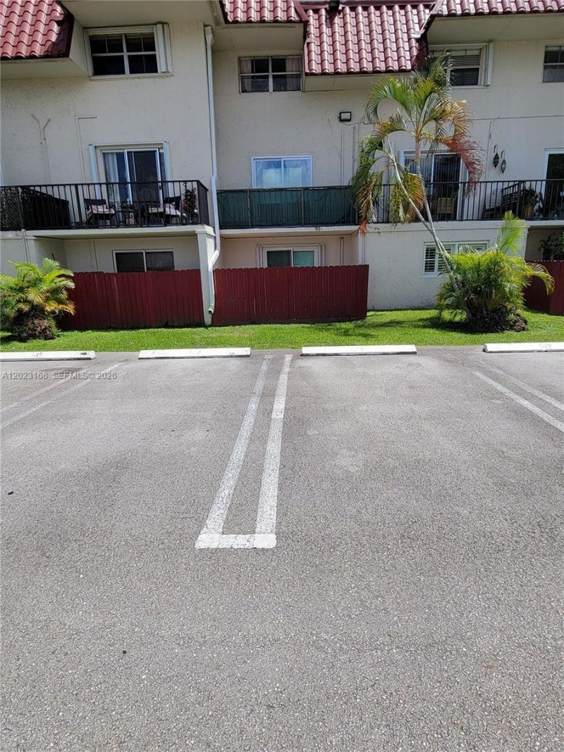 6707 N Kendall Dr , Unit 107, Pinecrest, FL 33156 Photo