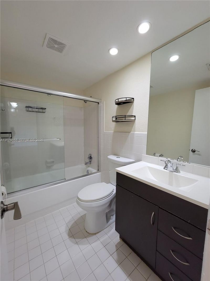 6707 N Kendall Dr , Unit 107, Pinecrest, FL 33156 Photo
