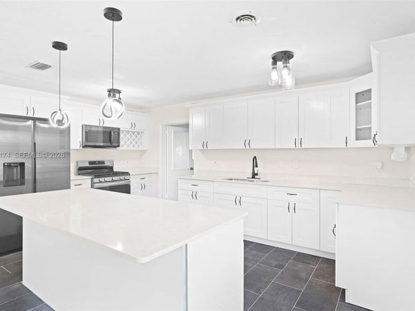 1013 Hispana Ave , Fort Pierce, FL 34982