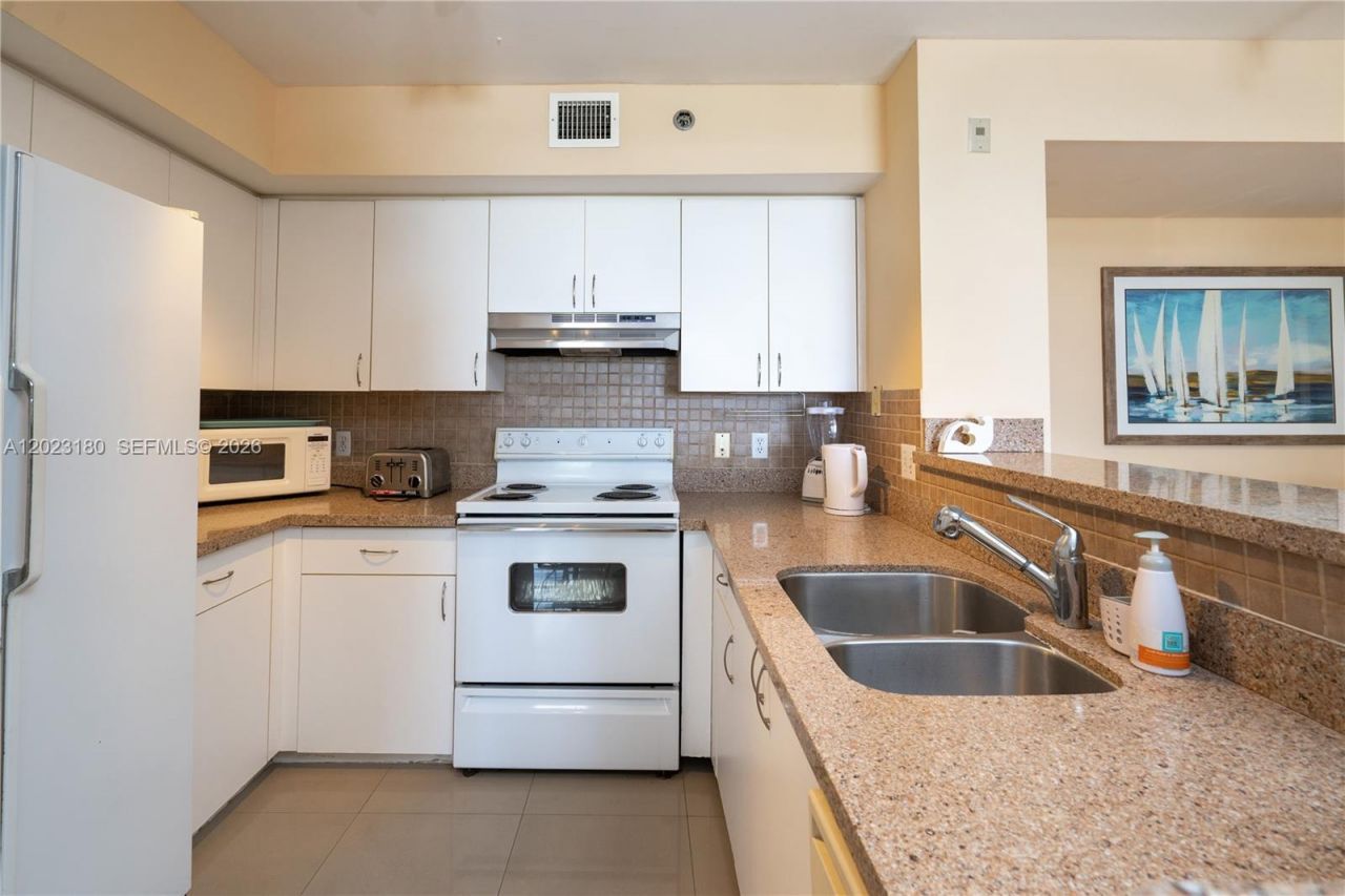 19601 E Country Club Dr, Unit 7606, Aventura, FL 33180 Photo