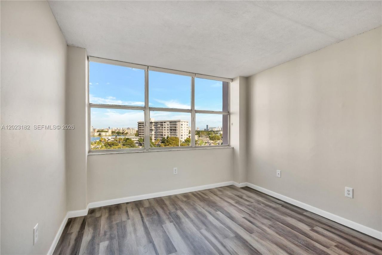 1300 NE Miami Gardens Dr , Unit 714E, Miami, FL 33179 Photo