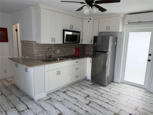 3837 NE 17th Ave , Pompano Beach, FL 33064