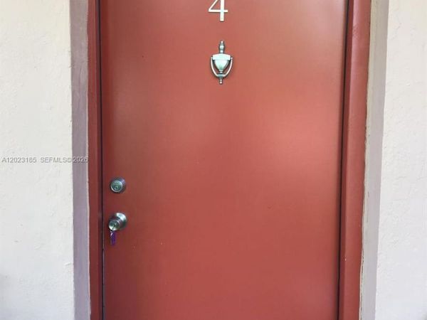 520 SW 4th St , Unit 4, Miami, FL 33130