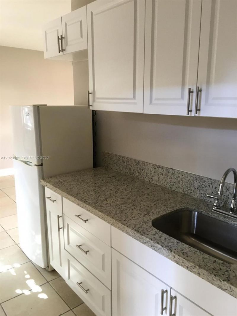 520 SW 4th St , Unit 4, Miami, FL 33130 Photo