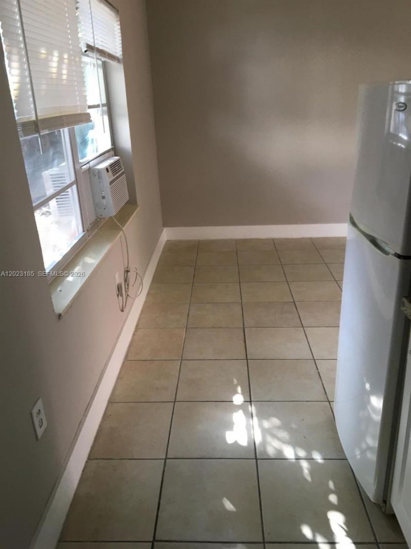 520 SW 4th St , Unit 4, Miami, FL 33130 Photo