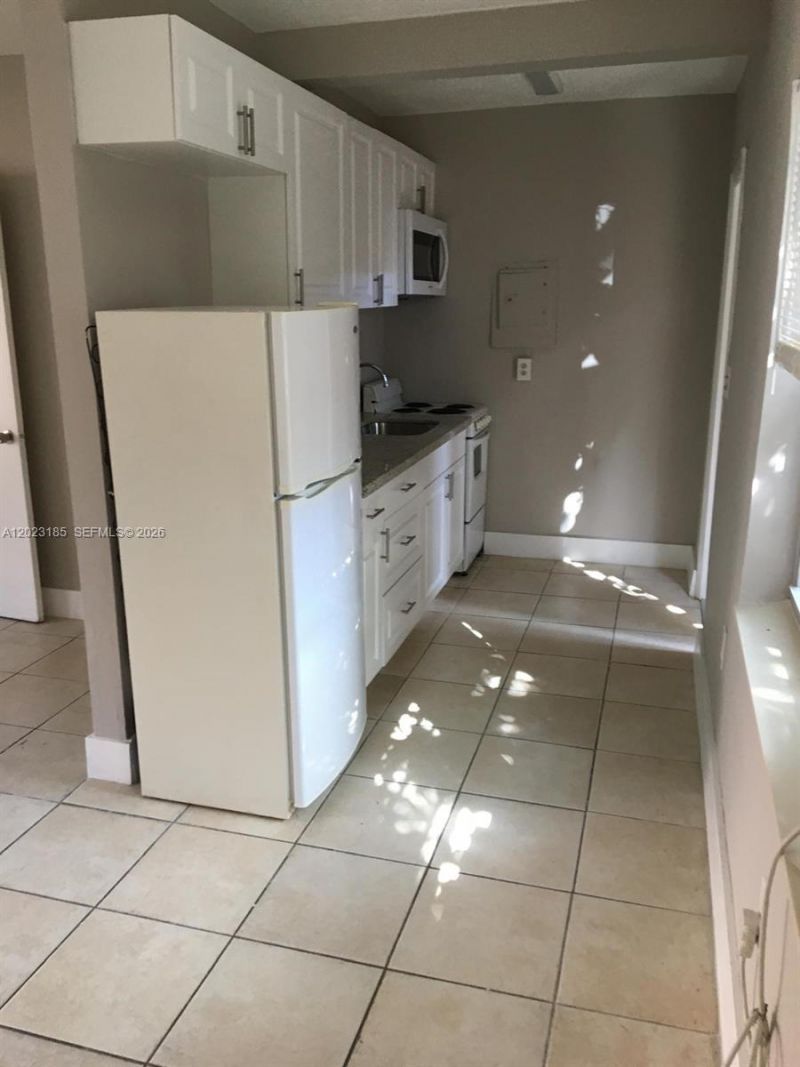 520 SW 4th St , Unit 4, Miami, FL 33130 Photo
