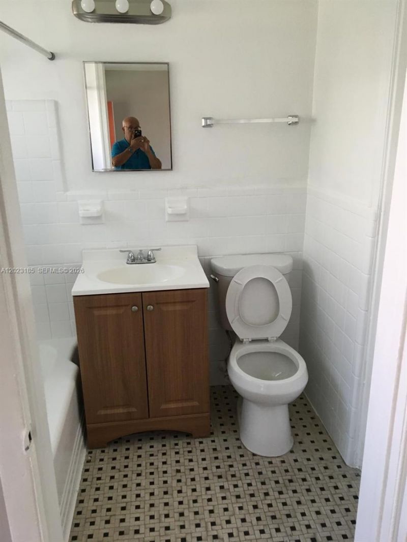520 SW 4th St , Unit 4, Miami, FL 33130 Photo