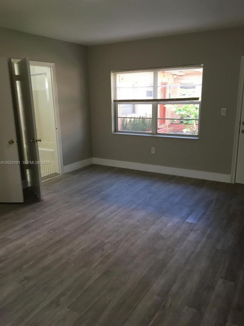 520 SW 4th St , Unit 5, Miami, FL 33130 Photo