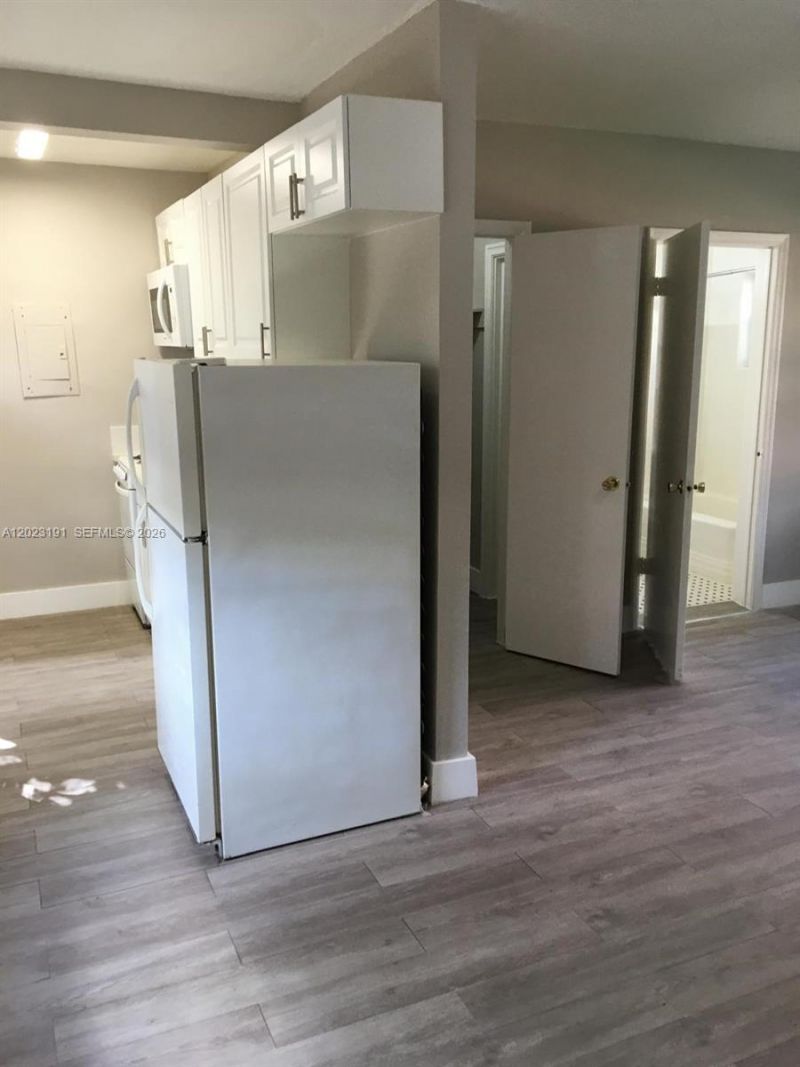 520 SW 4th St , Unit 5, Miami, FL 33130 Photo