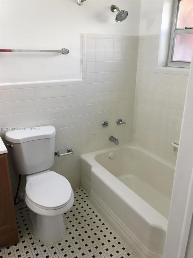 520 SW 4th St , Unit 5, Miami, FL 33130 Photo