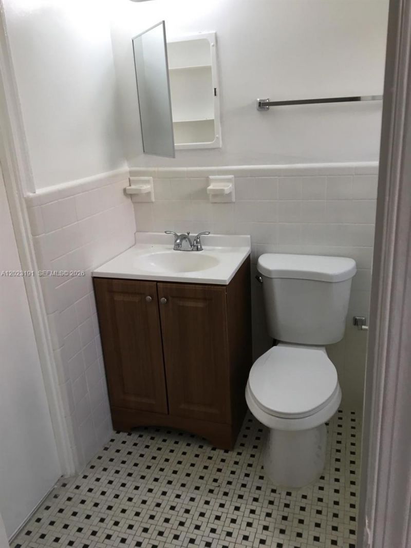 520 SW 4th St , Unit 5, Miami, FL 33130 Photo