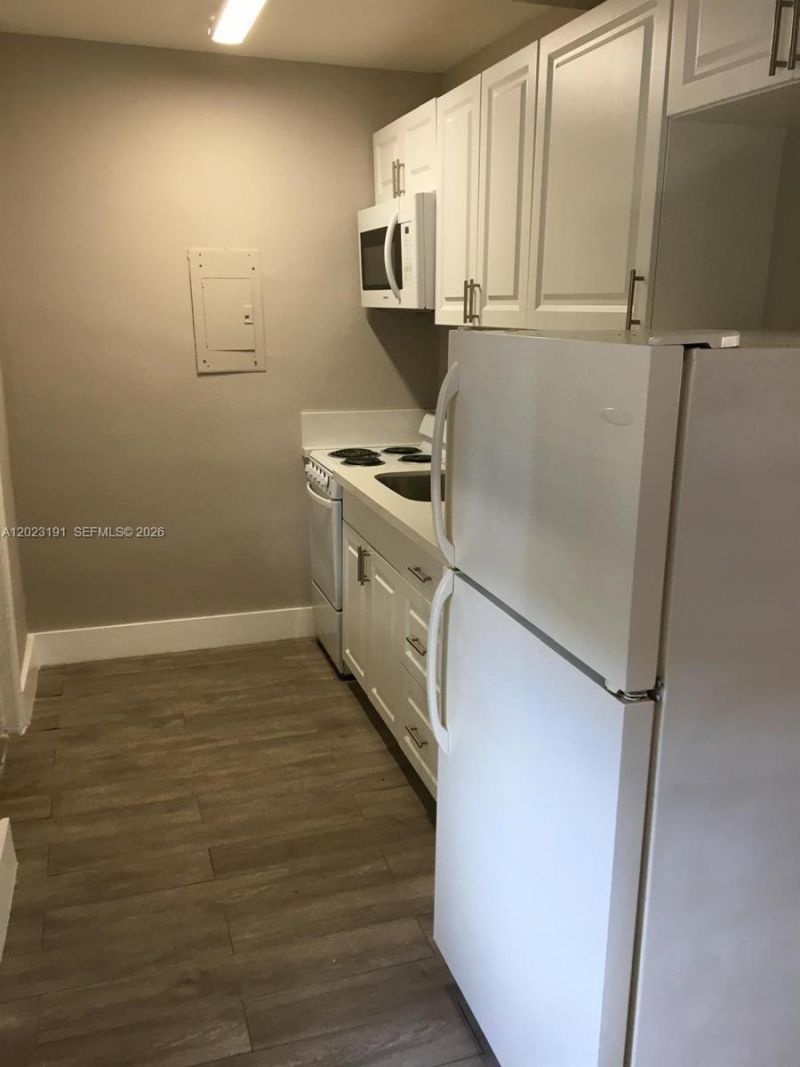 520 SW 4th St , Unit 5, Miami, FL 33130 Photo