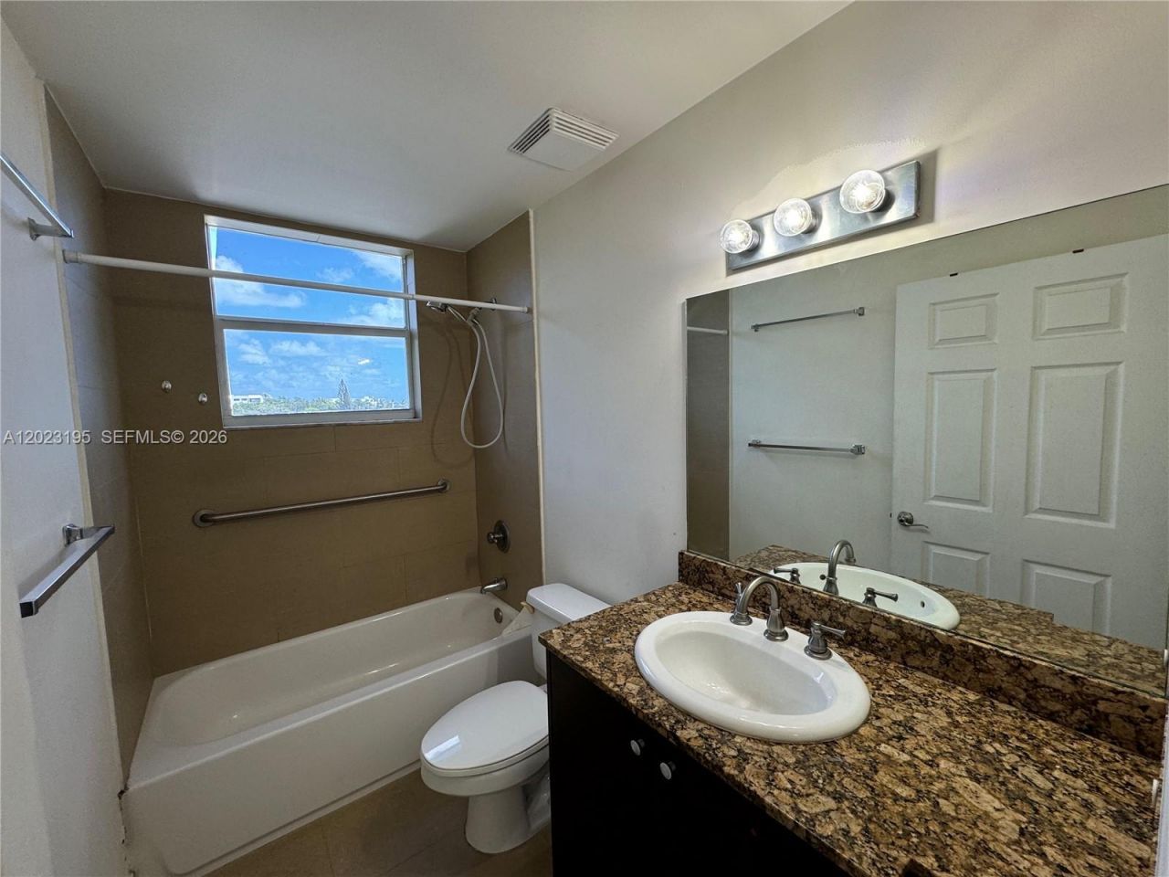 529 NE 62nd St , Unit 404, Miami, FL 33138 Photo
